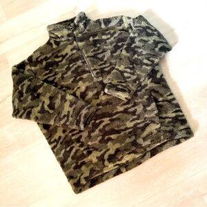 Express Oversized Camouflage Faux Fur Quarter-Zip Pullover – Soft  | Size Small